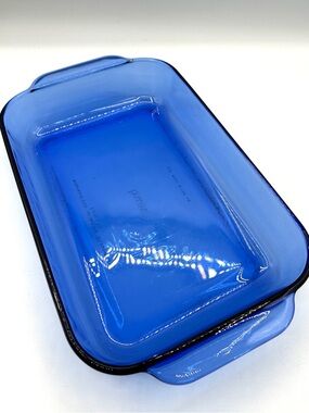 Pyrex Blue Rectangle Glass baking dish. 2.2 Quart #232